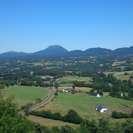Lilas, Gite Saint Antoine, Orcival, Entre Sancy Et Volcans. Eksteriør bilde